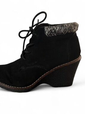 Black Lace-Up Wedge Ankle Boots with Knit Collar